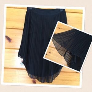 Beautiful American Eagle Black Plaid Skirt 4